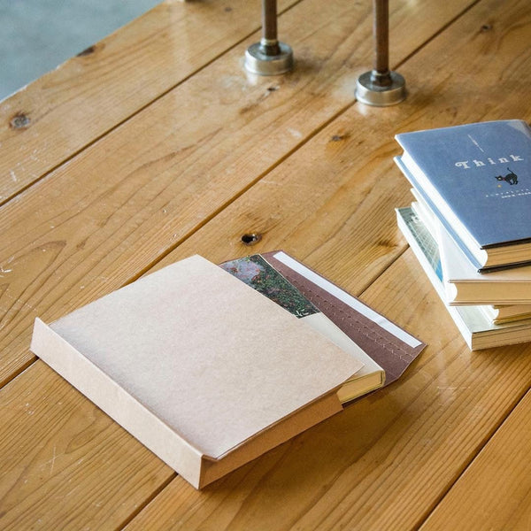 BOOK PACK Use scene