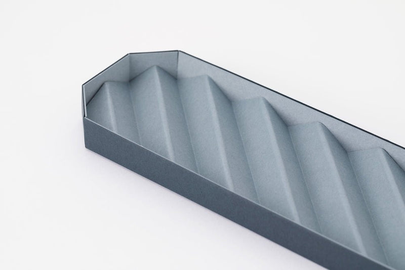 PLEATS TRAY